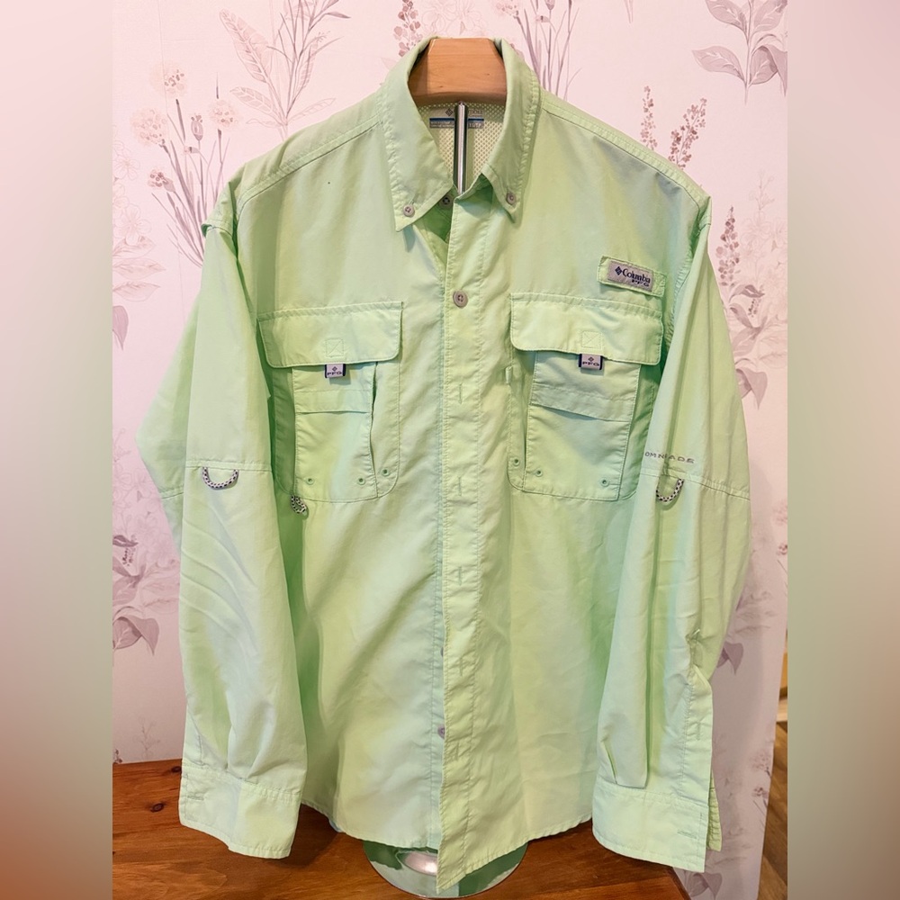 Columbia Light Green Button-Down Fishing Shirt
